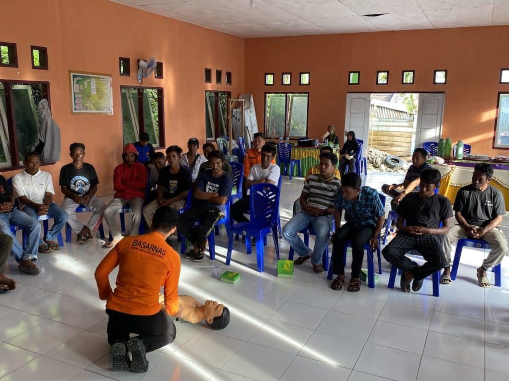 LINI-rescue-training-for-small-scale-fishers-banggai-selayar